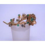 Stunning emerald and DIAMOND flower brooch, modelled as a flower twig set with 4 DIAMOND s, each one