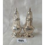Pair of octagonal and baluster shaped peppers – 4” high – Chester 1908 – 104gms