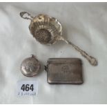 Naturalistic tea strainer import mark 1902, Vesta case and a Sovereign case
