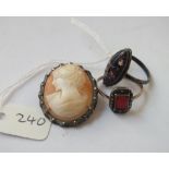 Cameo brooch & 2 silver rings