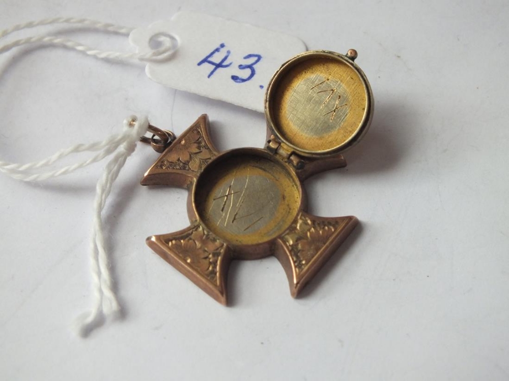 9ct Maltese cross antique locket 3.5gms - Image 2 of 2