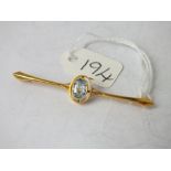 15ct gold aquamarine bar brooch 3.3g inc