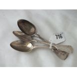 Set of four Victorian fiddle pattern tea spoons, Lon 1894 by GMJ 98g.