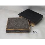 GOOD QUALITY FRENCH LADIES COMPACT, the rectangular outline naturally cast and having yellow metal