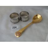 George Jensen year spoon, also two napkin rings, 90g.