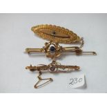 Two Victorian 9ct brooches & 15ct gold brooch 9.4g inc