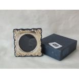 Small square photo frame with circular aperture, 2.5” wide Lon mod.