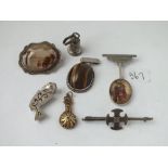Bag of silver and other costume jewellery