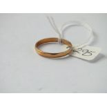 Narrow 9ct wedding band approx. size U