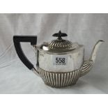 Bachelors Victorian half fluted tea pot – 1895 – by BG&Co – 247gms