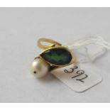 18ct gold pearl and green stone ring – size H – 5.2gms