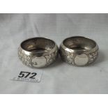 Pair of napkin rings engraved with foliage – B’ham 1908