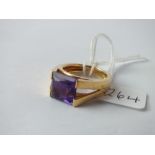 heavy 18ct gold square set amethyst signet ring – size P – 8.7gms