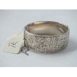 Wide scroll engraved silver bangle 41g
