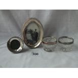 Two photo frames and a pair of mounted salts