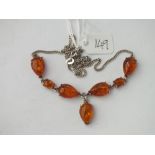 An attractive silver & amber drop pendant necklace 9.8g inc