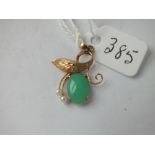 Small green stone and pearl fancy pendant