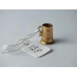 9ct charm in the form of a beer tankard – 1.3gms