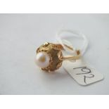 18ct gold and pearl ring approx. size R - 3.9g inc