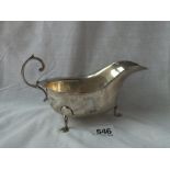 Oval sauce boat standing on 3 pad feet – Chester 1919 – 174gms