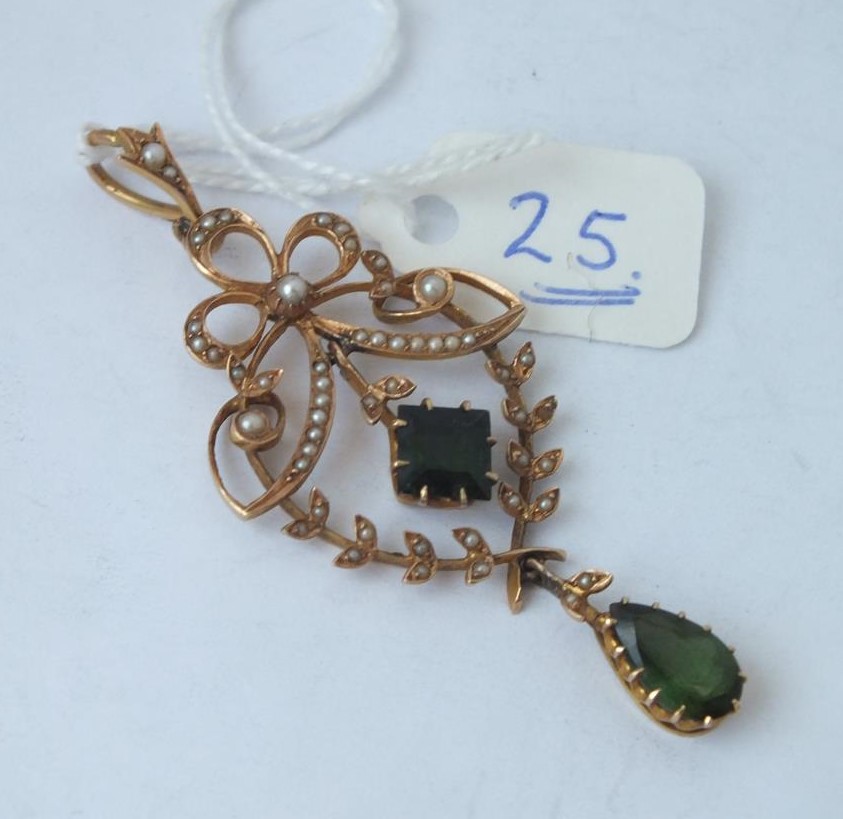 Attractive antique pearl and green stone pendant set in gold, 5.8g - Image 2 of 2