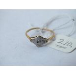 1930’s diamond mounted ring in 18ct, size N, 1.6g