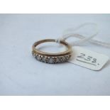 5 stone ring set in 9ct, size K,1.5g
