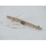 Blue zircon pearl 15ct mounted bar brooch, 3.4g