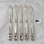 Set of 5 sterling silver butter knives, 150g