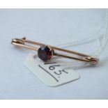 Garnet brooch set in 9ct