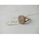 White stone signet ring set in 9ct, size K