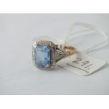 Stylish bougets blue topaz in gold and platinum, 3.7g