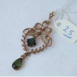 Attractive antique pearl and green stone pendant set in gold, 5.8g