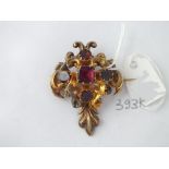 Victorian gold and garnet brooch, 5.7g