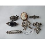 Various antique and other silver brooches, 38g