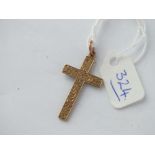 Fancy engraved 9ct cross, 2.5g