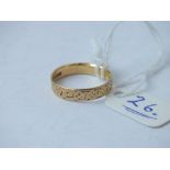 An shetian gold band with engrave decoration, size M, 2.4g