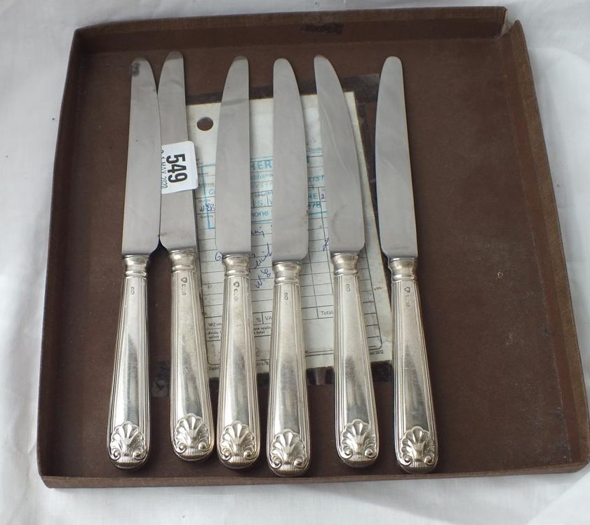A set of six thread and shell pattern diner knives with SS blades - Sheffield 1940