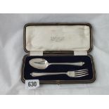 A christening set of a spoon and fork in fitted case – Sheffield