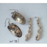 Two pairs of silver ear pendants, 24g