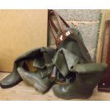 1 BOOT BAG & 2 SETS OF RUBBER FISHING WADERS