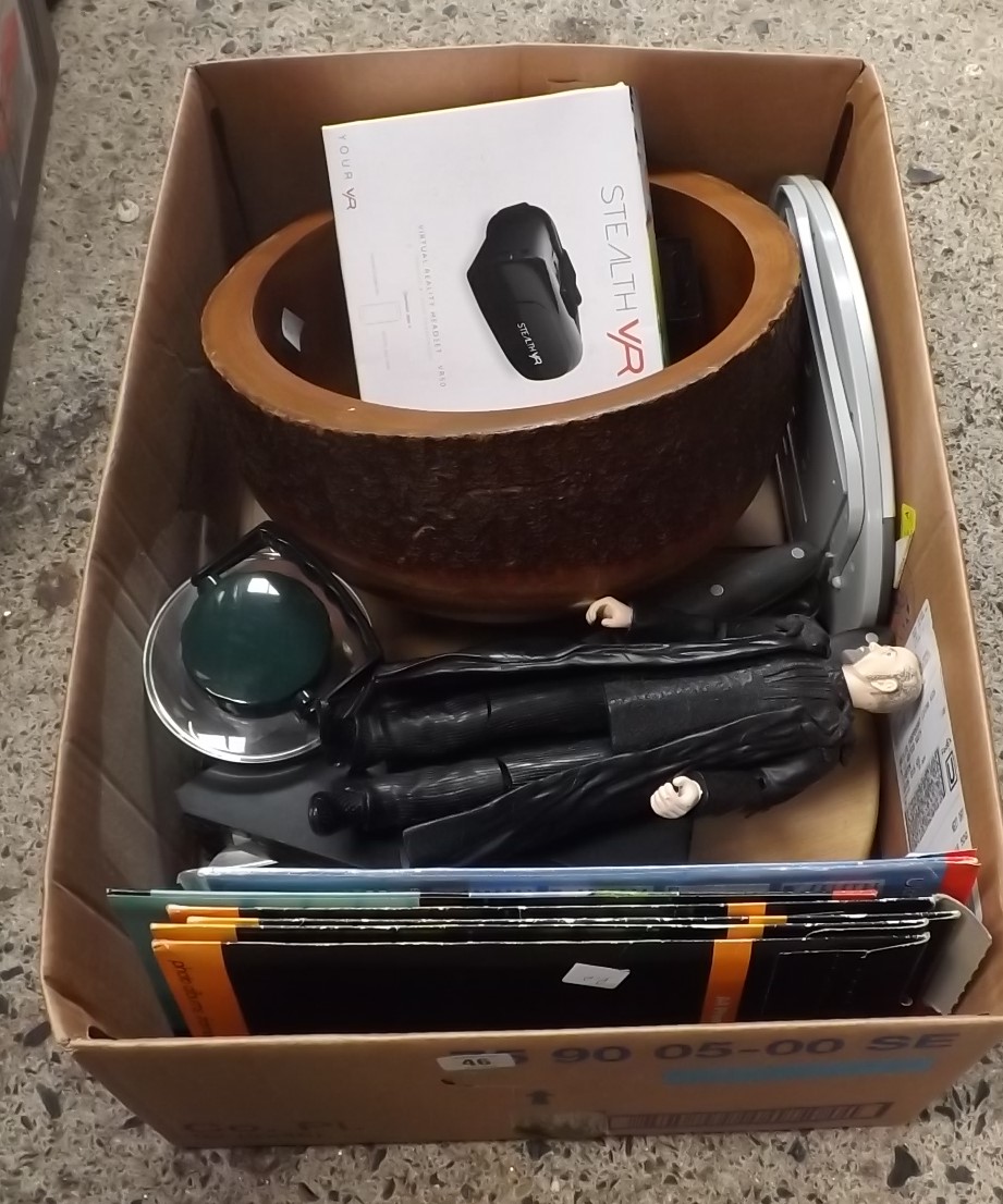 CARTON WITH KNIFE BLOCK, LARGE WOODEN BOWL, VIRTUAL REALITY HEAD SET, GLOSSY PHOTO PAPER, LAZY SUSAN