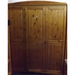 GOOD QUALITY MODERN PINE TRIPPLE WARDROBE