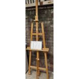 A WINDSOR AND NEWTON ARTISTS EASEL