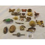 QTY OF VINTAGE DRESS BROOCHES