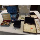 SMALL BOX OF MIXED JEWELLERY BOXES