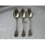 Set of 3 Victorian fiddle thread table spoons - London 1840 / 57 - 262gms