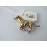 9ct hallmarked horse brooch - 8.3gms - 37x22mm