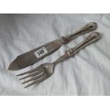 Pair of continental (800 standard) silver handled fish servers