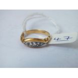 Victorian 5 stone diamond ring set in 18ct gold - size O